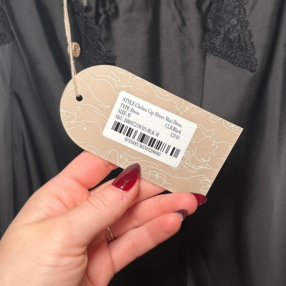 Meshki Chelsea cap sleeve dress - Picture 4 of 8